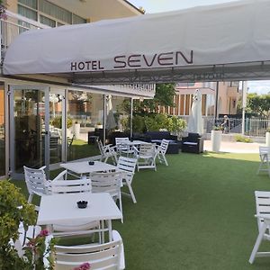Hotel Seven Rímini Exterior photo